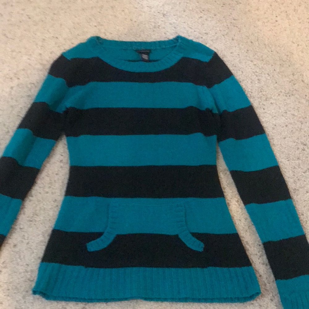 Long sleeve sweater top